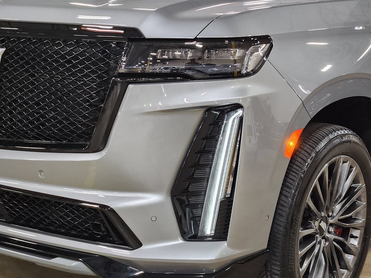 Used 2023 Cadillac Escalade V AWD/4WD image 14