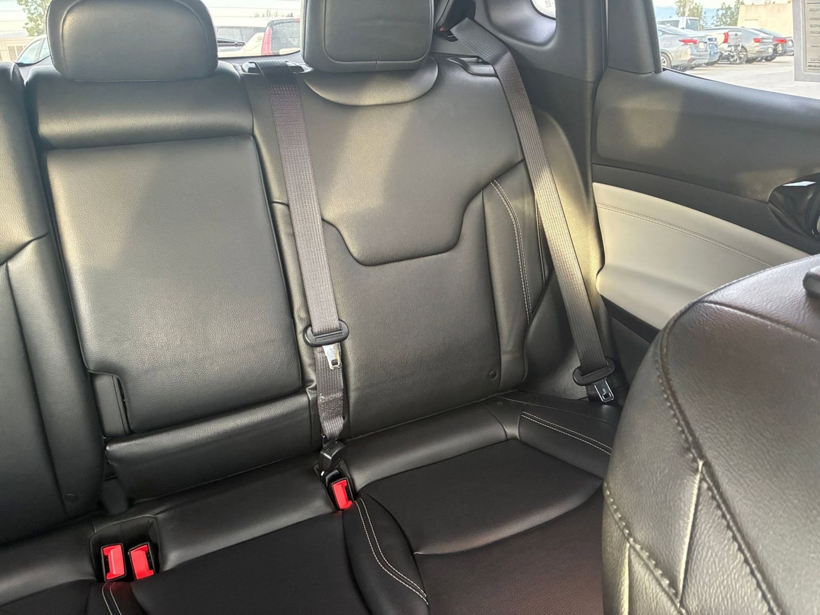 Used 2025 Jeep Compass Limited image 38