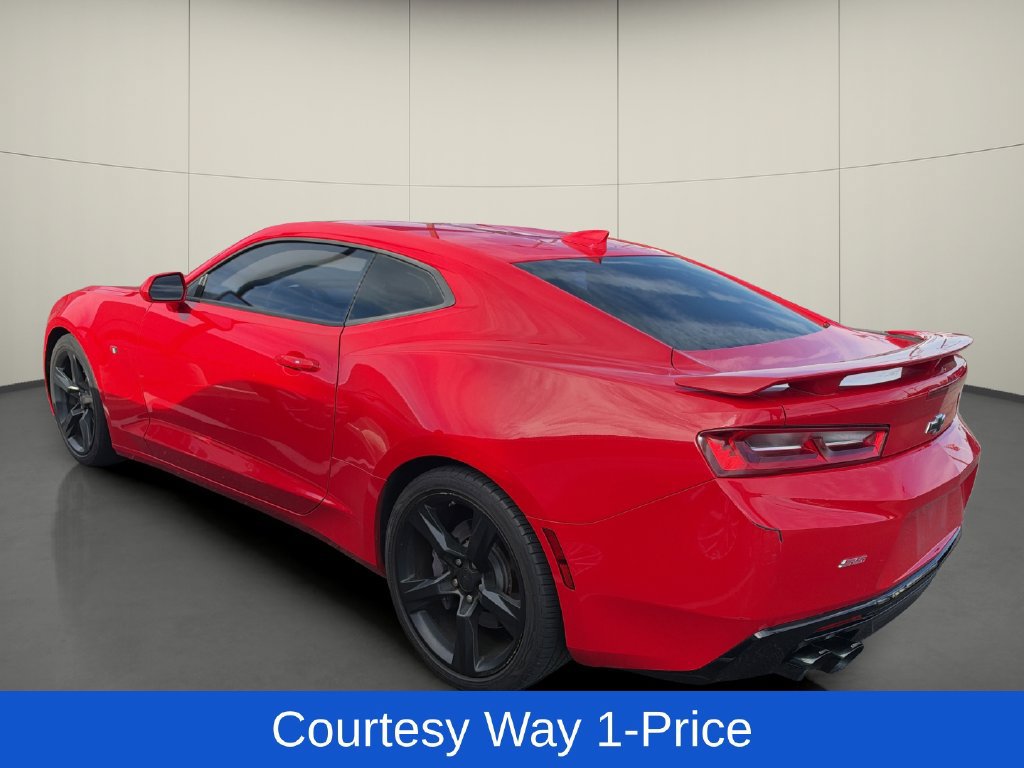 Used 2017 Chevrolet Camaro SS RWD image 5