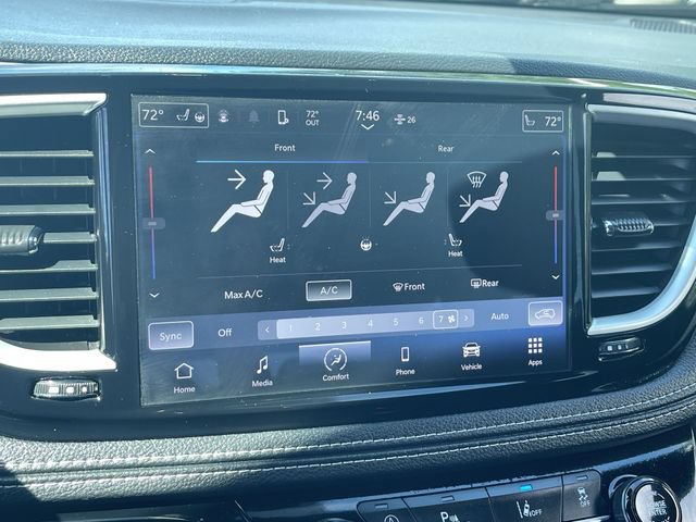 Used 2023 Chrysler Pacifica Touring FWD image 14