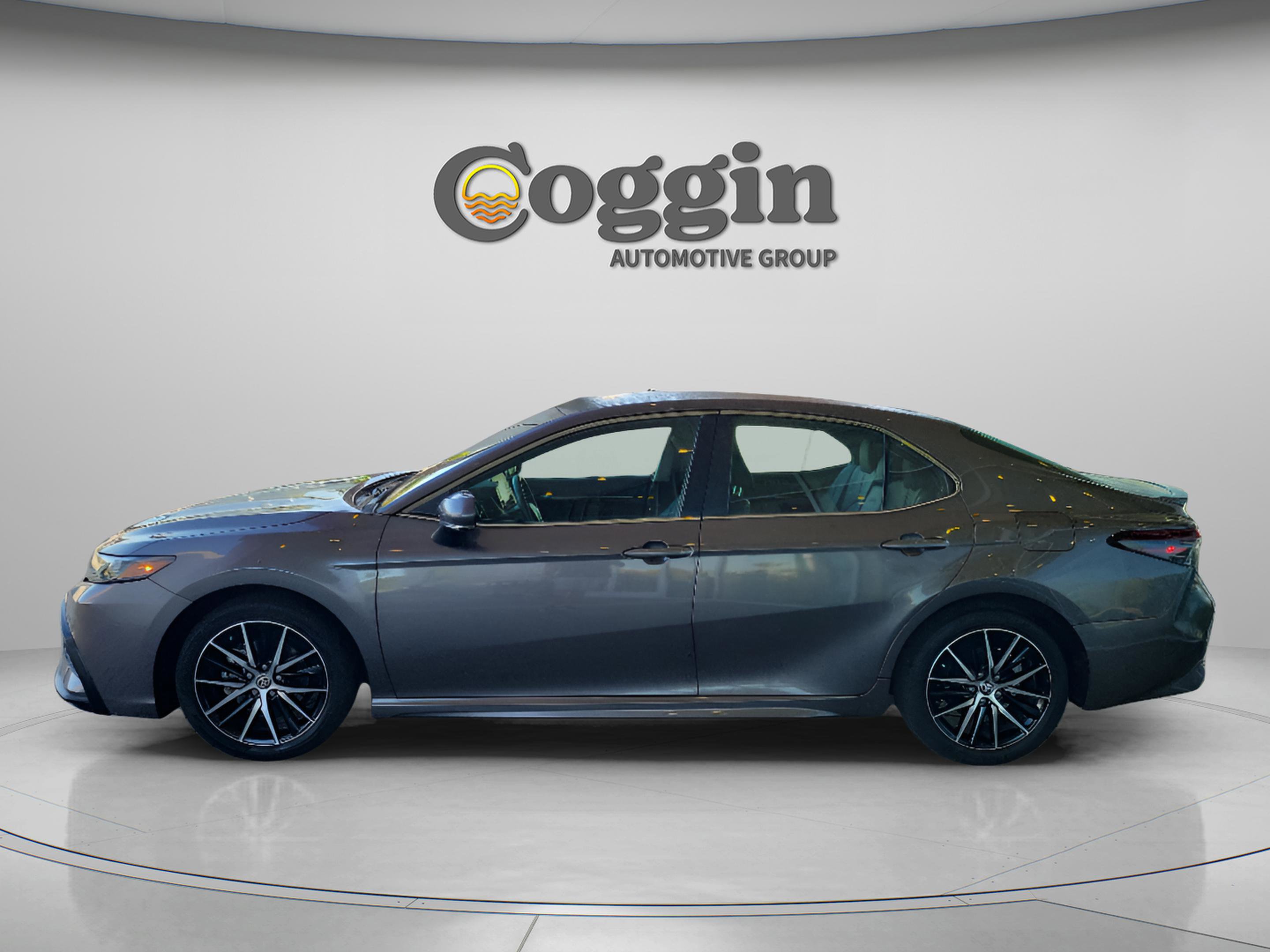 Certified 2023 Toyota Camry SE image 3