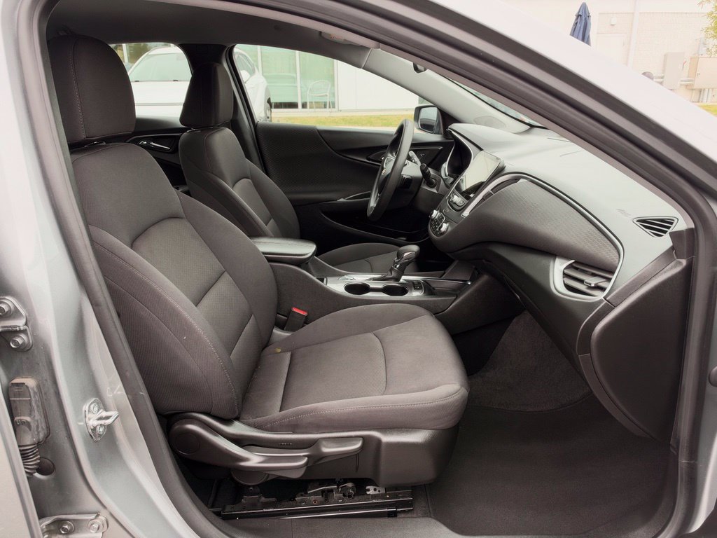 Used 2024 Chevrolet Malibu LT FWD image 14