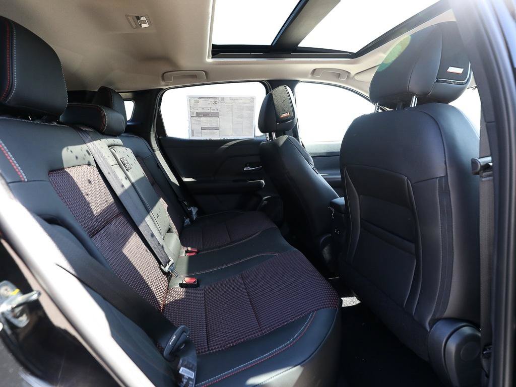 New 2026 Nissan Kicks SR w/ SR Premium Package AWD/4WD image 20