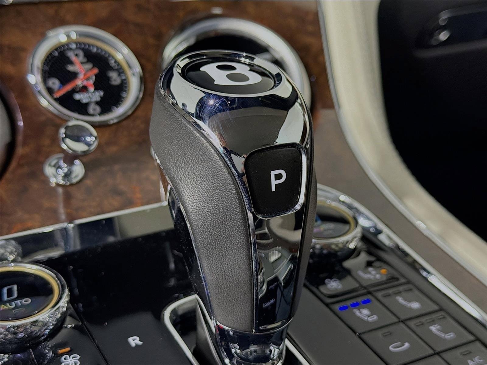 Used 2022 Bentley Continental GT AWD/4WD image 19