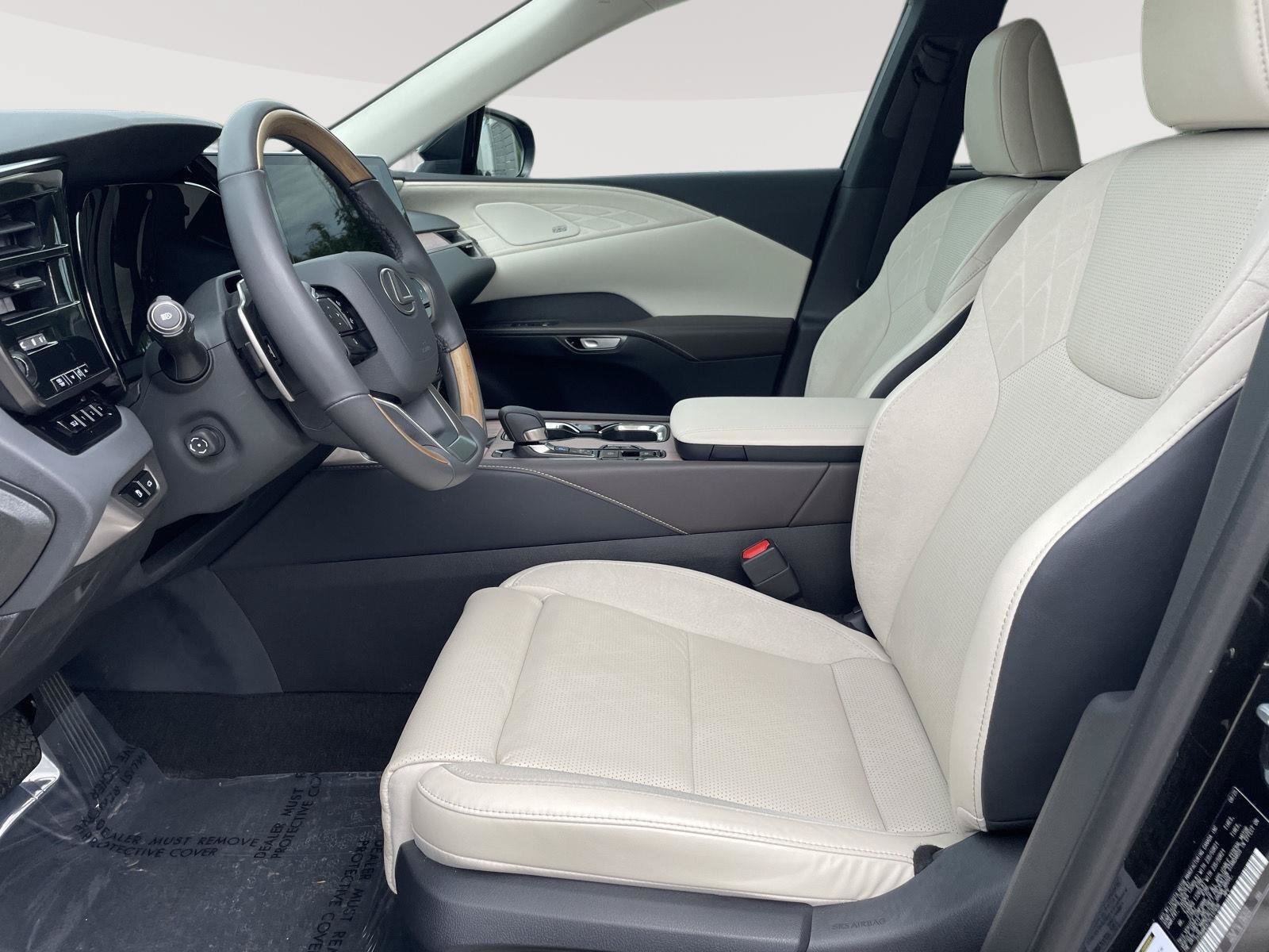 Used 2025 Lexus RX 350 AWD w/ Convenience Package image 22