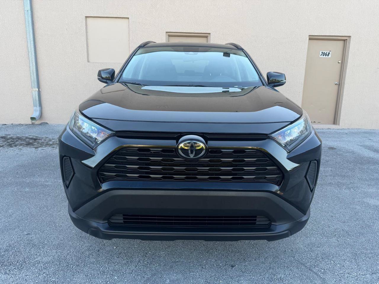 Used 2020 Toyota RAV4 LE FWD image 11