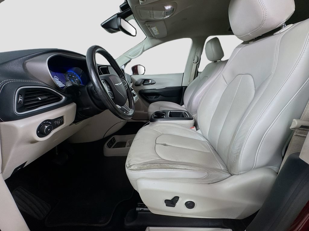 Used 2021 Chrysler Pacifica Touring-L w/ Premium & Safety Sphere Group FWD image 25