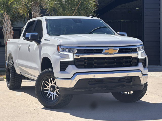 Used 2025 Chevrolet Silverado 1500 LT w/ Safety Package AWD/4WD image 1