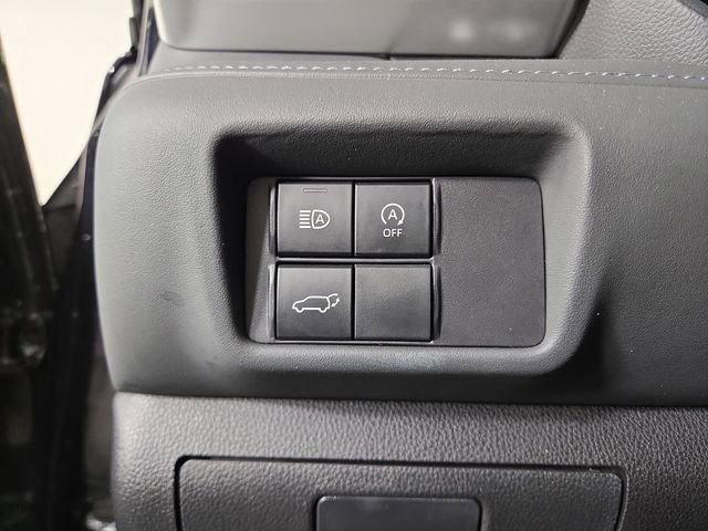 Used 2023 Toyota Highlander LE image 29
