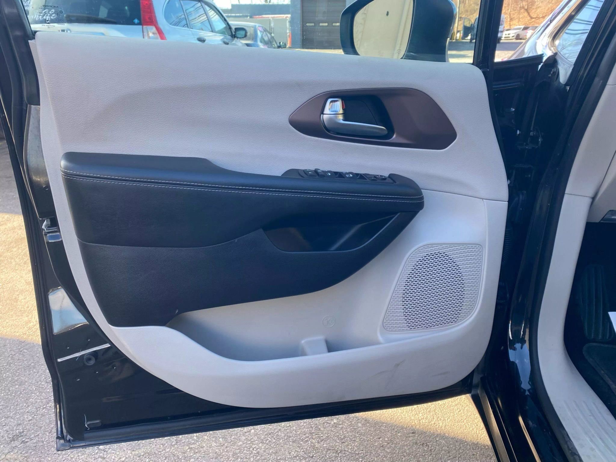 Used 2020 Chrysler Voyager LX w/ Cold Weather Group image 22