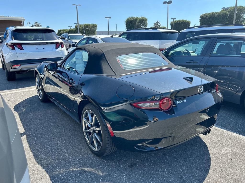 Used 2023 MAZDA MX-5 Miata Grand Touring RWD image 4