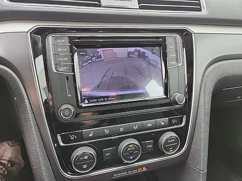 Used 2018 Volkswagen Passat 2.0T R-Line FWD image 19