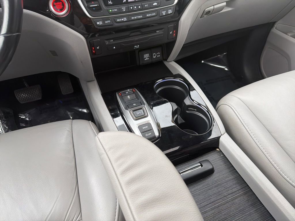 Certified 2019 Honda Pilot Touring image 17