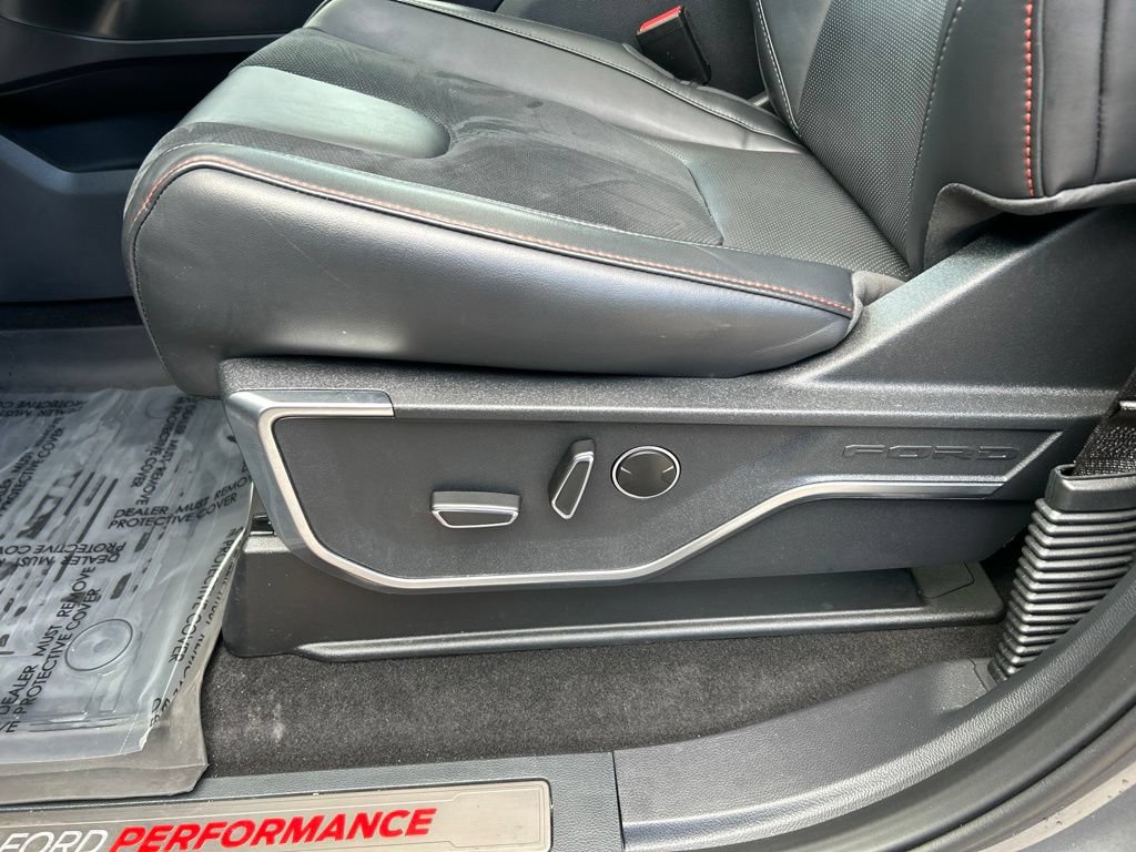 Used 2025 Ford F150 Raptor AWD/4WD image 17