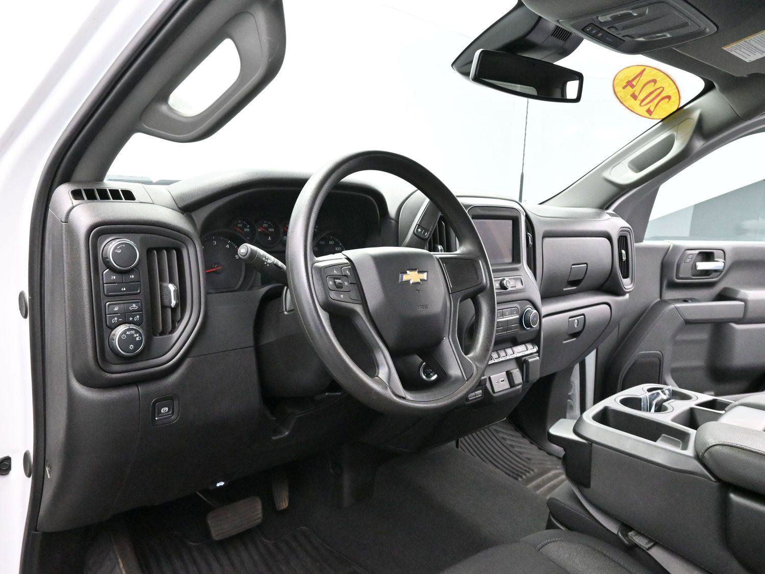 Used 2024 Chevrolet Silverado 2500 Custom w/ Custom Value Package image 15