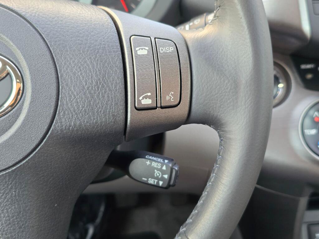 Used 2011 Toyota RAV4 Limited AWD/4WD image 28