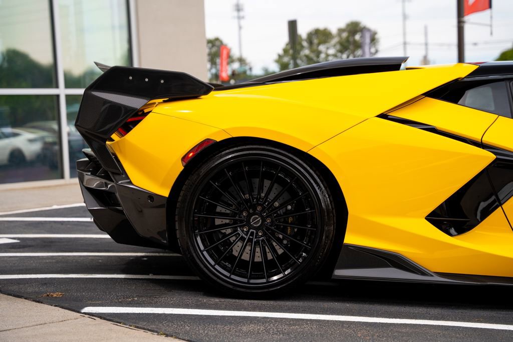 Used 2024 Lamborghini Revuelto AWD/4WD image 19