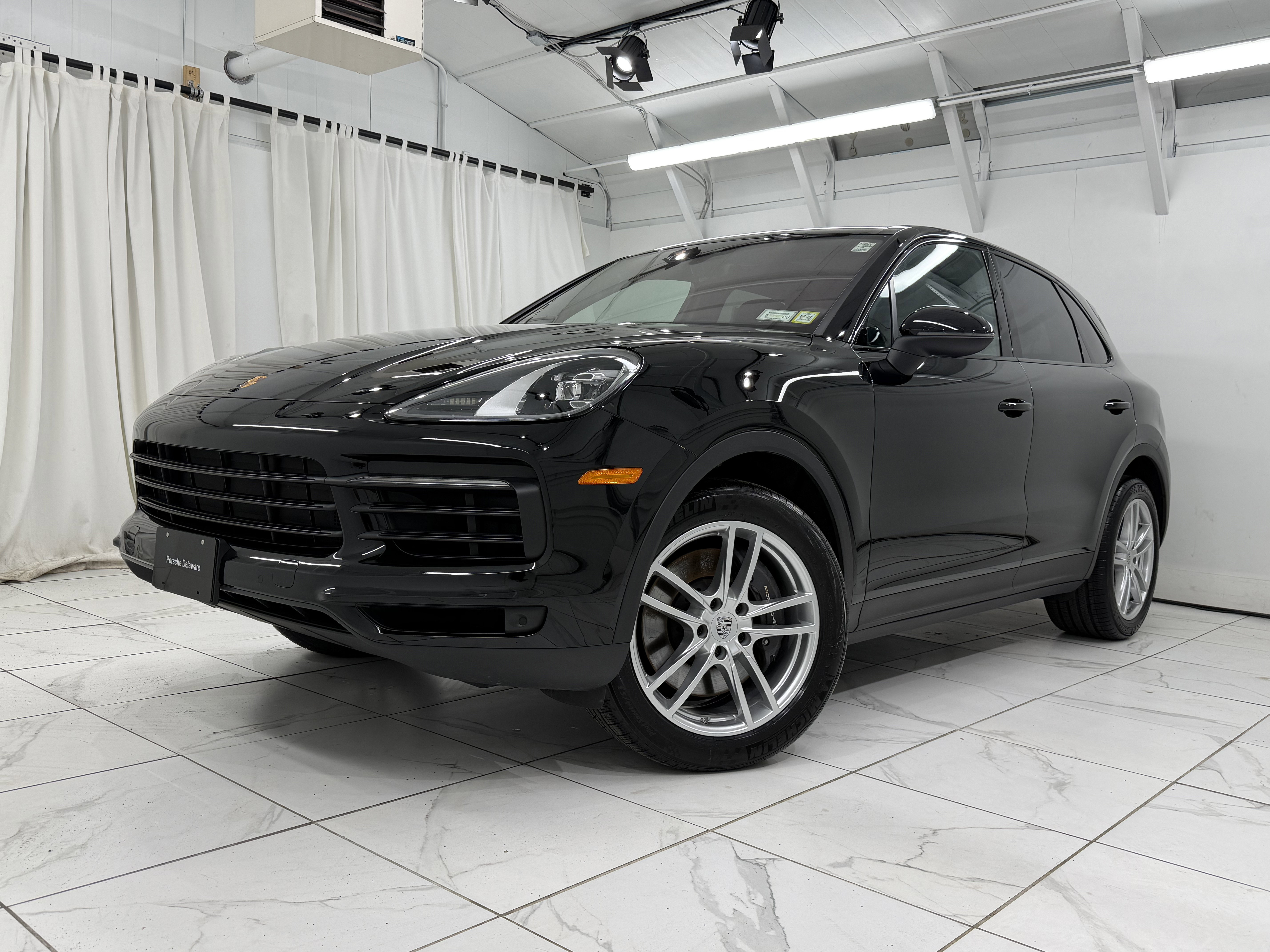 Certified 2023 Porsche Cayenne AWD/4WD image 7
