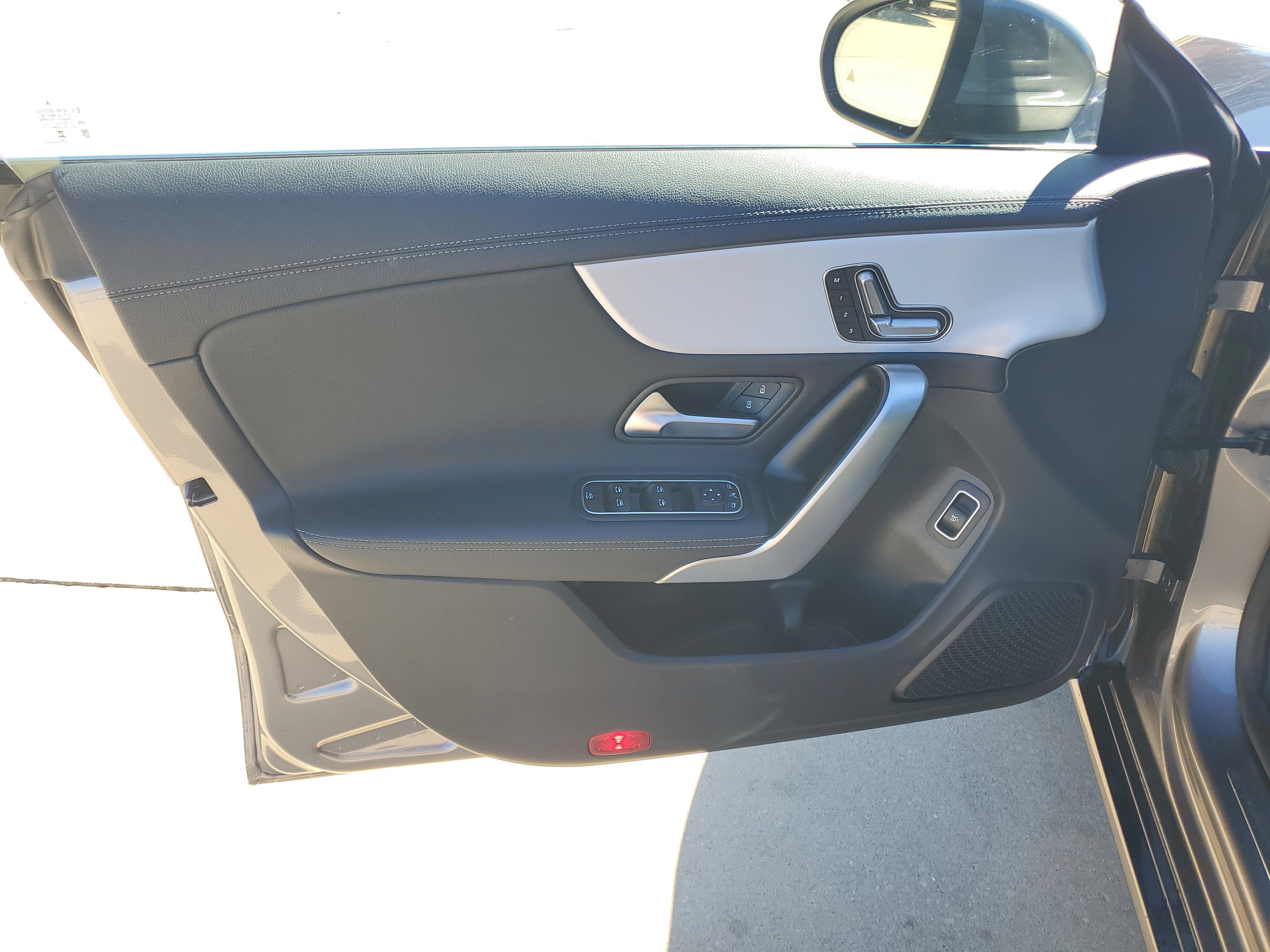 Used 2025 Mercedes-Benz CLA 250 image 13