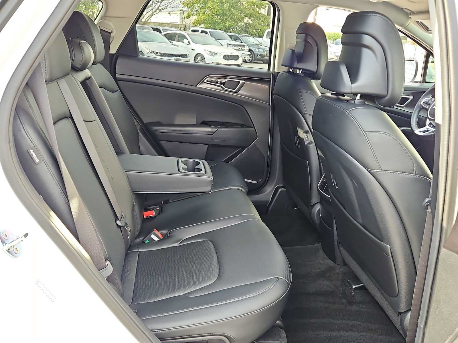 Used 2025 Kia Sportage EX FWD image 16