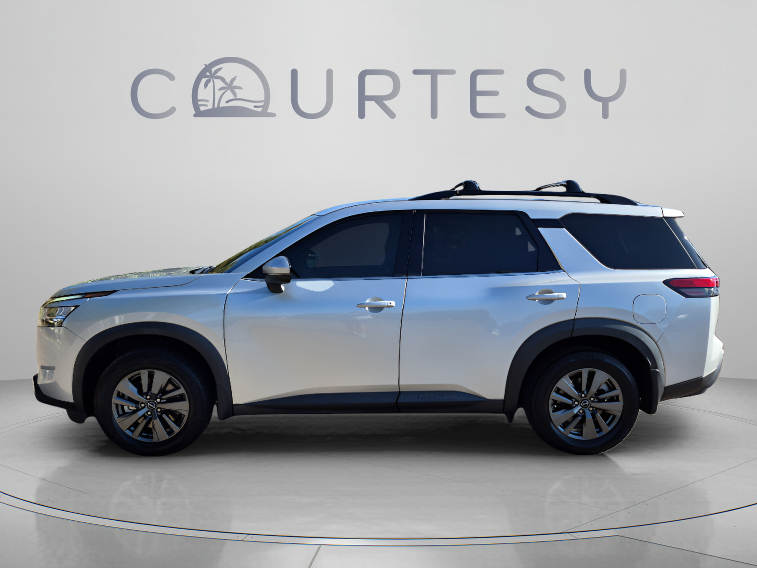 Certified 2022 Nissan Pathfinder SV FWD image 2
