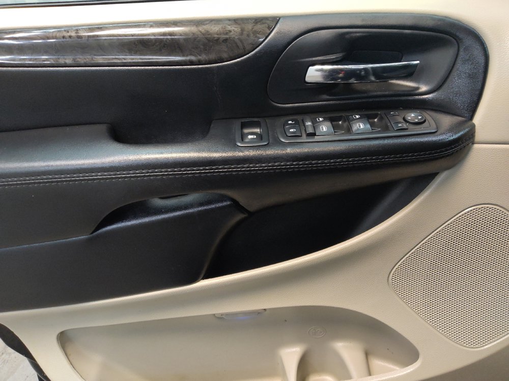 Used 2019 Dodge Grand Caravan SE FWD image 27