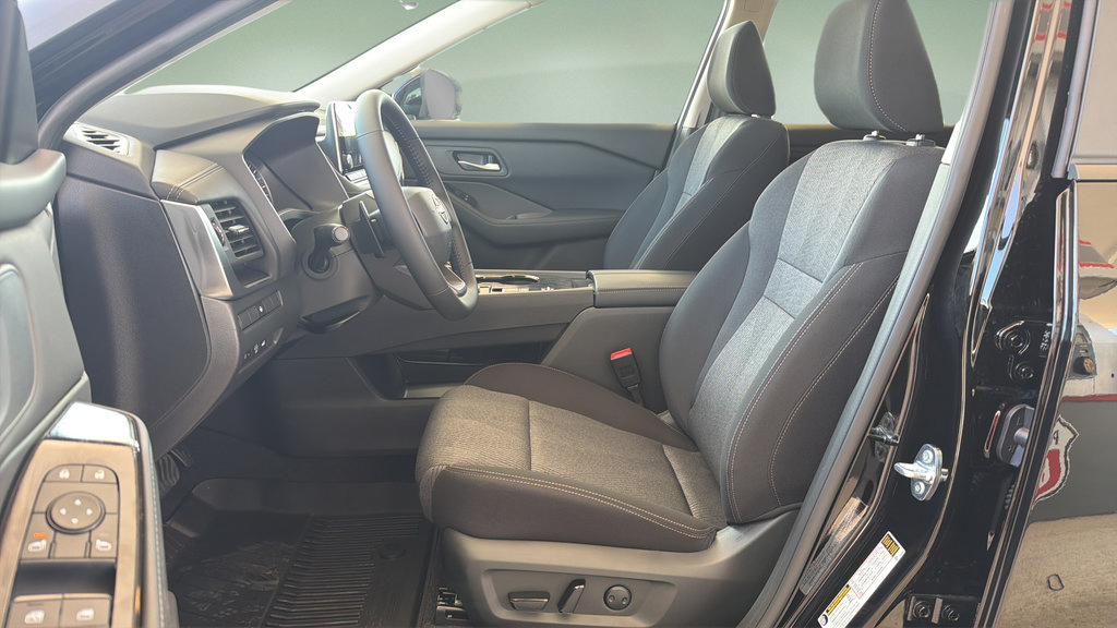 New 2026 Nissan Rogue SV FWD image 18