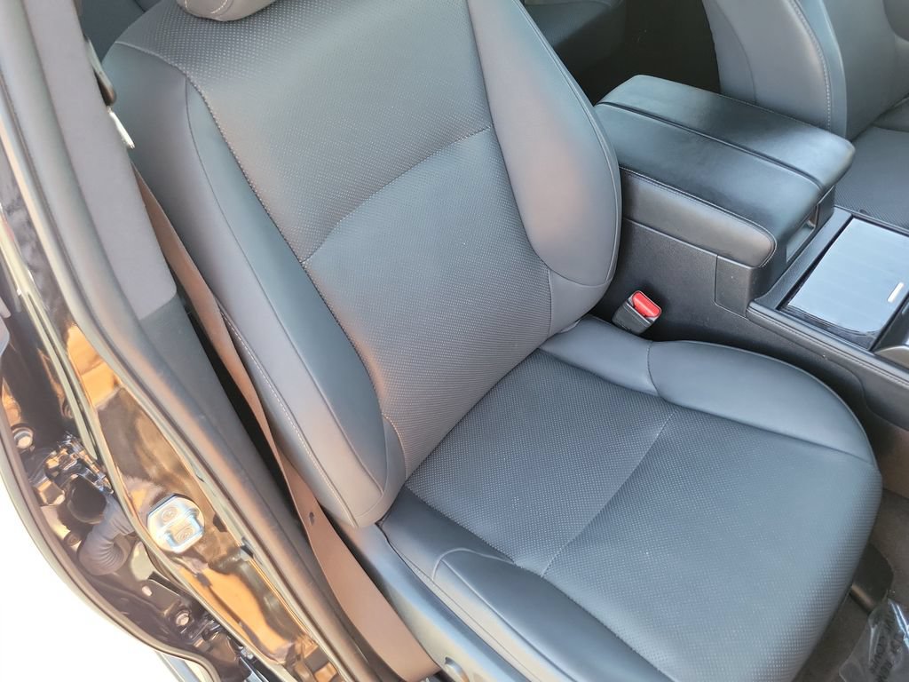 Used 2022 Lexus GX 460 Premium w/ Premium Package AWD/4WD image 21