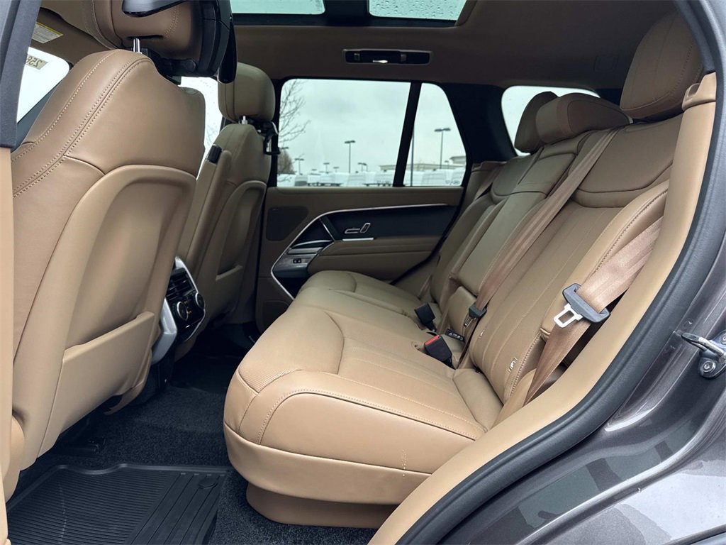 New 2025 Land Rover Range Rover SE image 14