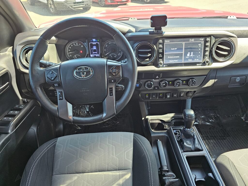 Used 2020 Toyota Tacoma TRD Sport w/ Technology Package AWD/4WD image 18