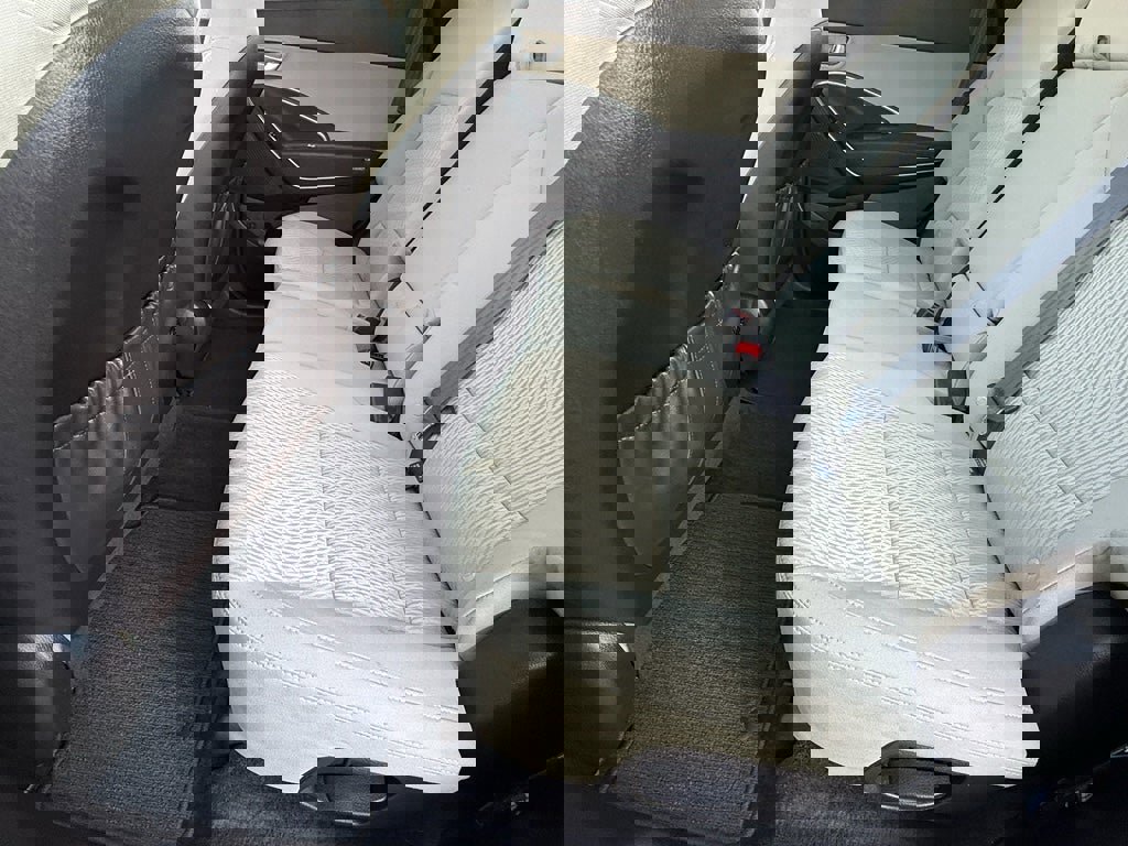 Used 2018 Hyundai Santa Fe SE image 11