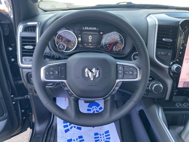 New 2026 RAM 1500 4x4 Crew Cab image 17
