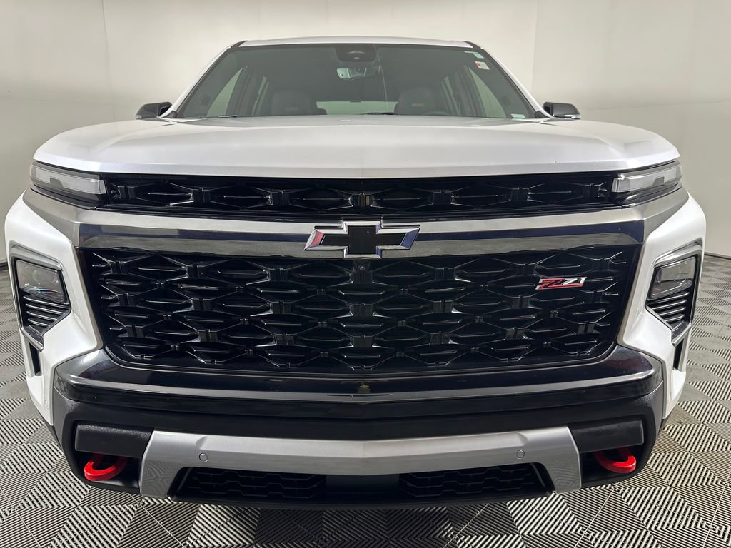 Used 2024 Chevrolet Traverse Z71 w/ Enhanced Driving Package image 8