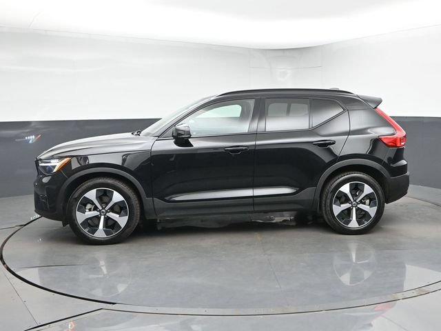 Used 2025 Volvo XC40 B5 Plus AWD/4WD image 6