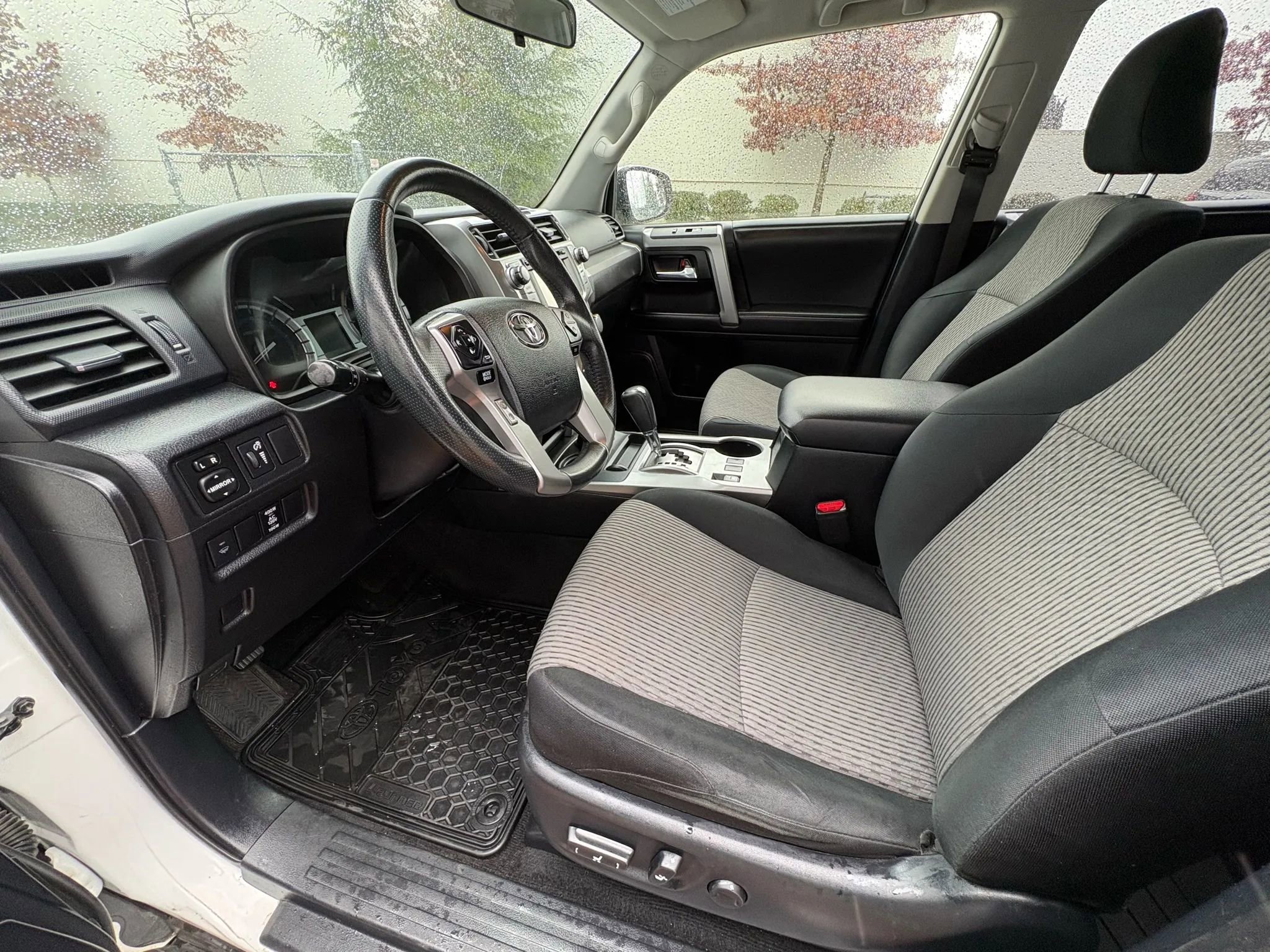 Used 2015 Toyota 4Runner SR5 image 11