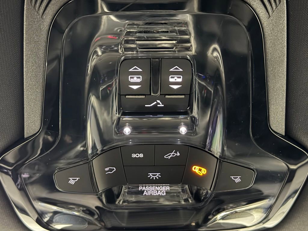 Used 2023 Alfa Romeo Stelvio Veloce image 28