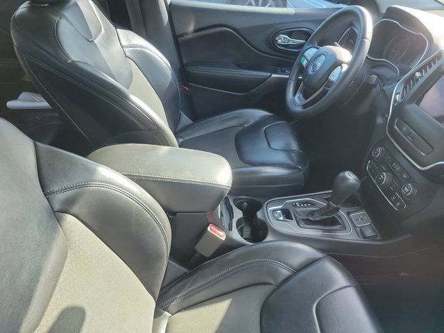 Used 2020 Jeep Cherokee Latitude Plus image 5