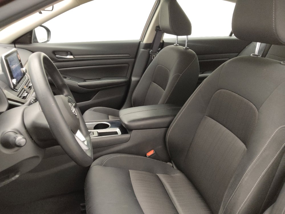 Used 2024 Nissan Altima 2.5 SV image 17