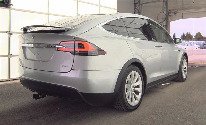 Used 2018 Tesla Model X 75D AWD/4WD image 10