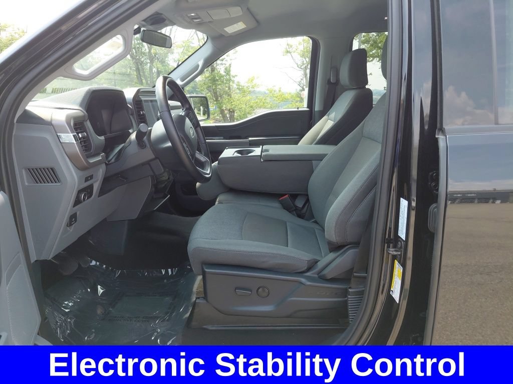 Used 2025 Ford F150 XLT w/ Equipment Group 301A Standard AWD/4WD image 27