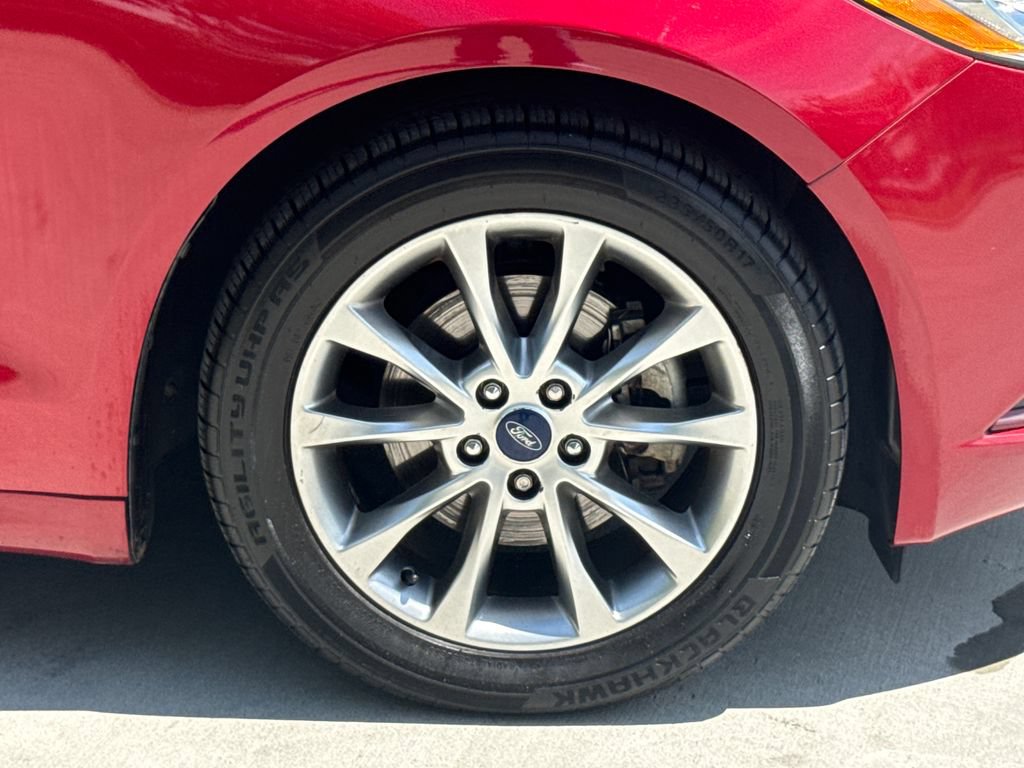 Used 2017 Ford Fusion SE w/ Fusion SE Technology Package FWD image 11