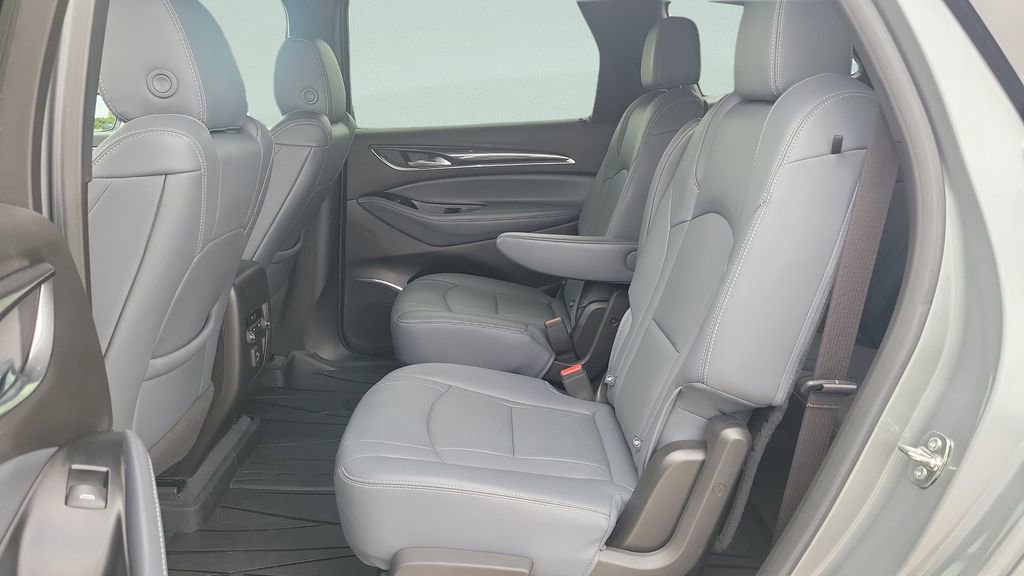 Used 2023 Buick Enclave Essence w/ Sport Touring Edition image 13