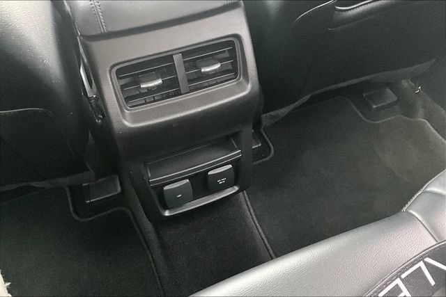 Used 2015 Ford Edge SEL w/ Equipment Group 201A FWD image 25