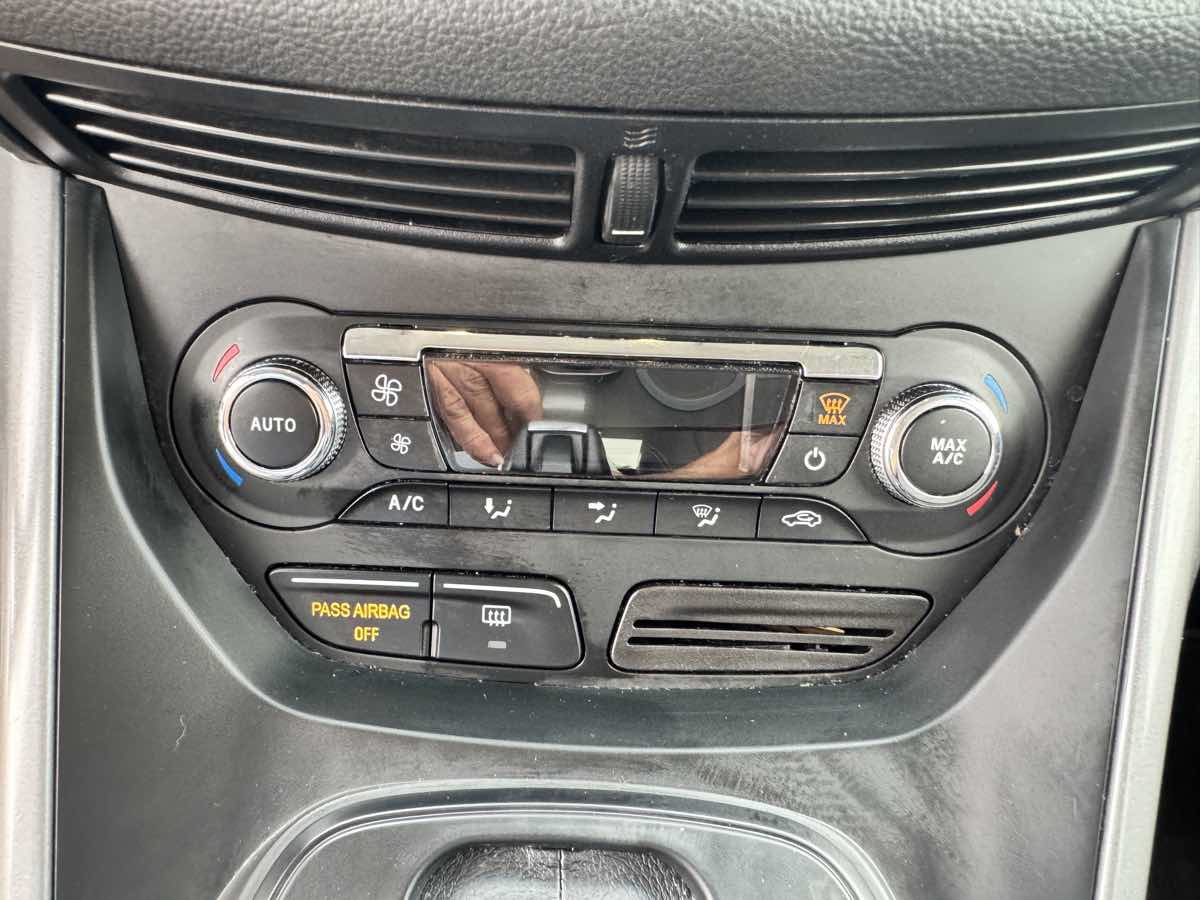 Used 2016 Ford Escape SE w/ SE Leather Comfort Package AWD/4WD image 46