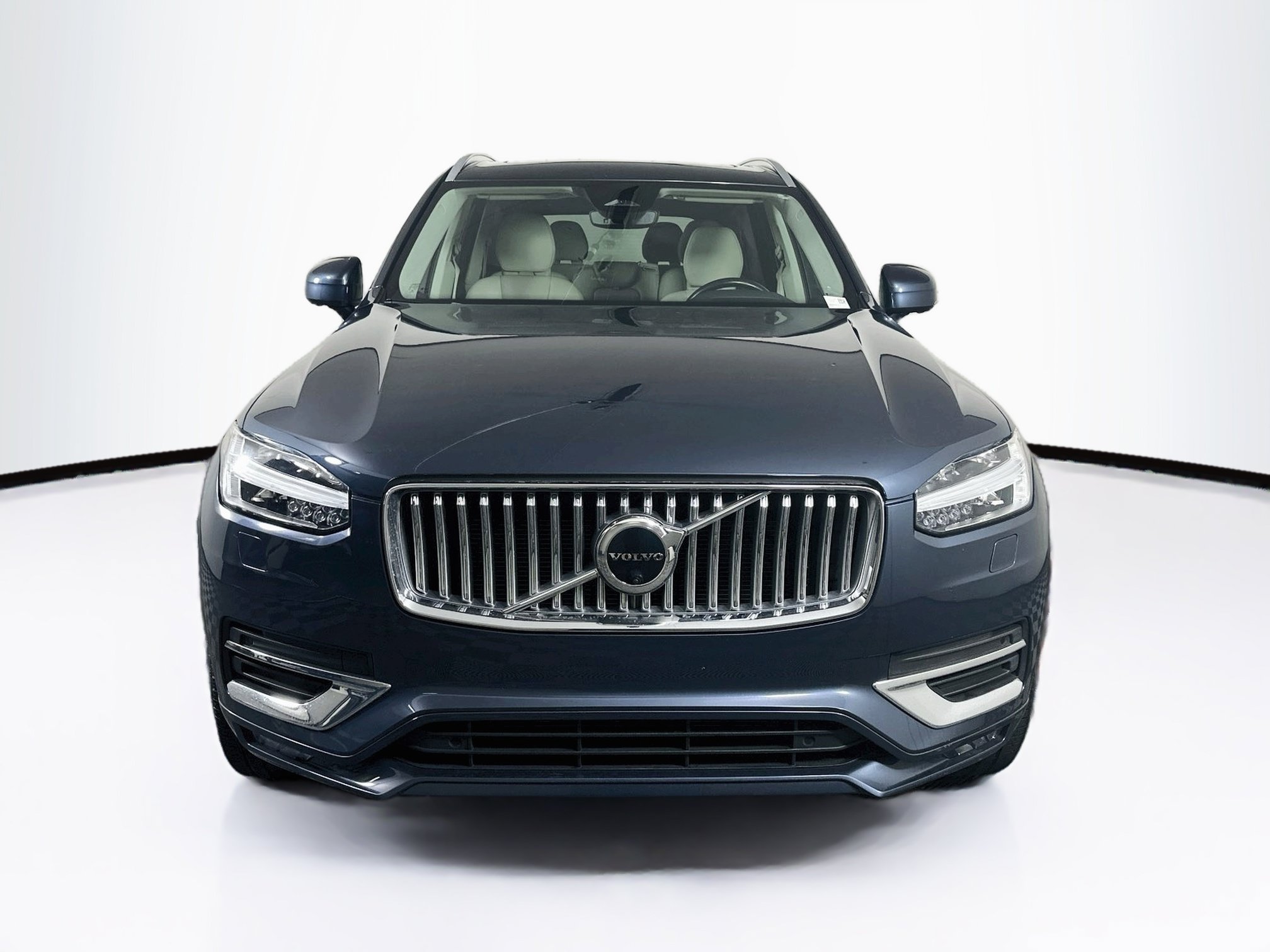 Used 2023 Volvo XC90 B6 Plus AWD/4WD image 2