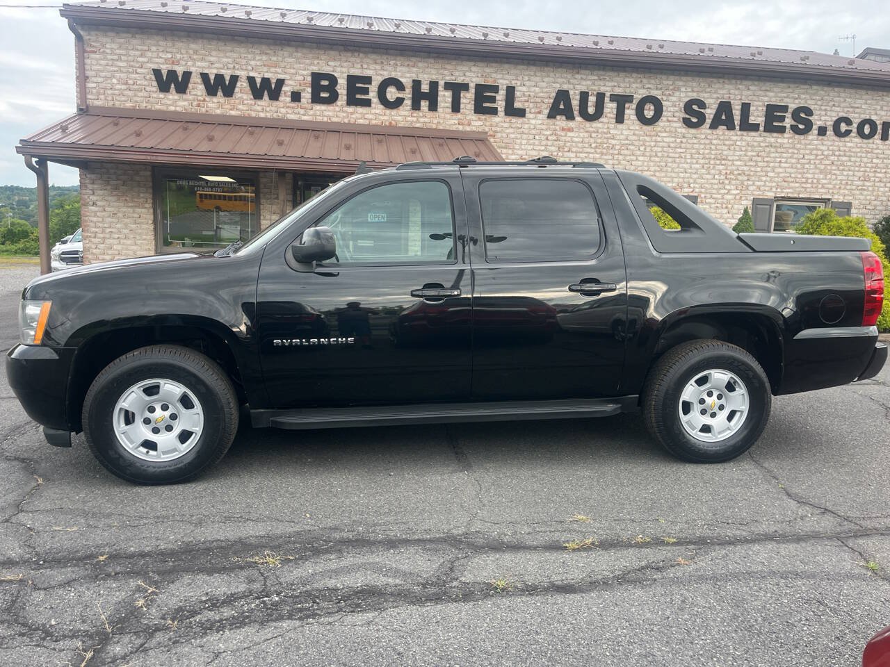 Used 2011 Chevrolet Avalanche LS w/ Convenience Package