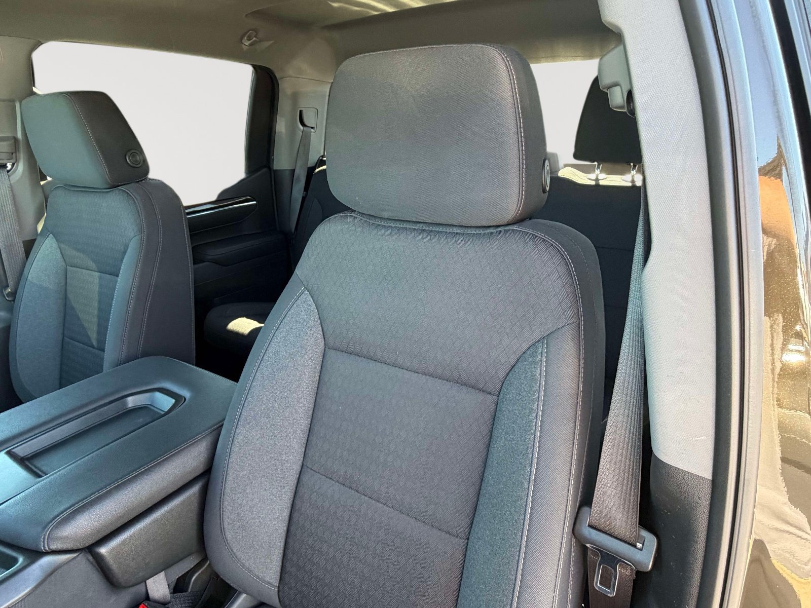 Used 2023 Chevrolet Silverado 1500 LT AWD/4WD image 22