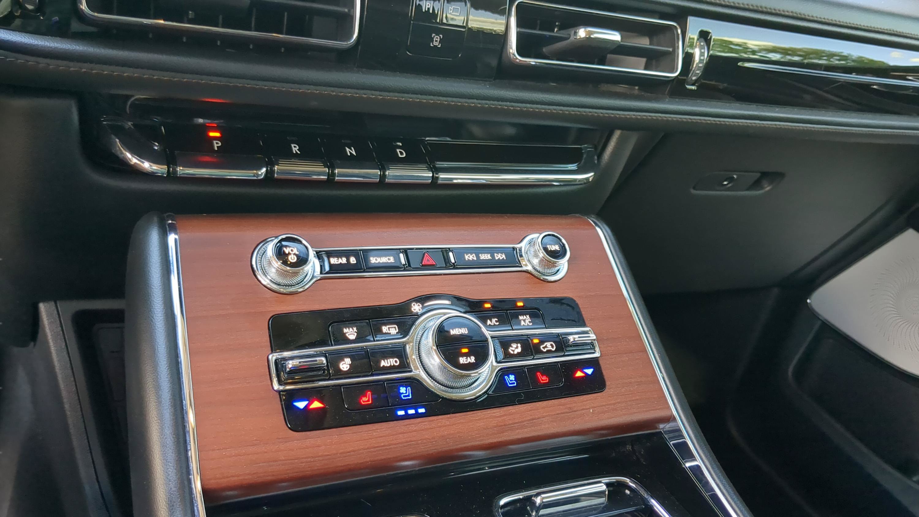 Used 2023 Lincoln Aviator Grand Touring w/ Equipment Group 301A AWD/4WD image 18