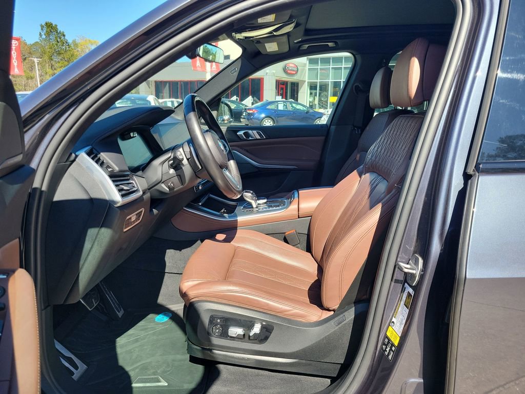Used 2022 BMW X5 M50i w/ Executive Package image 16