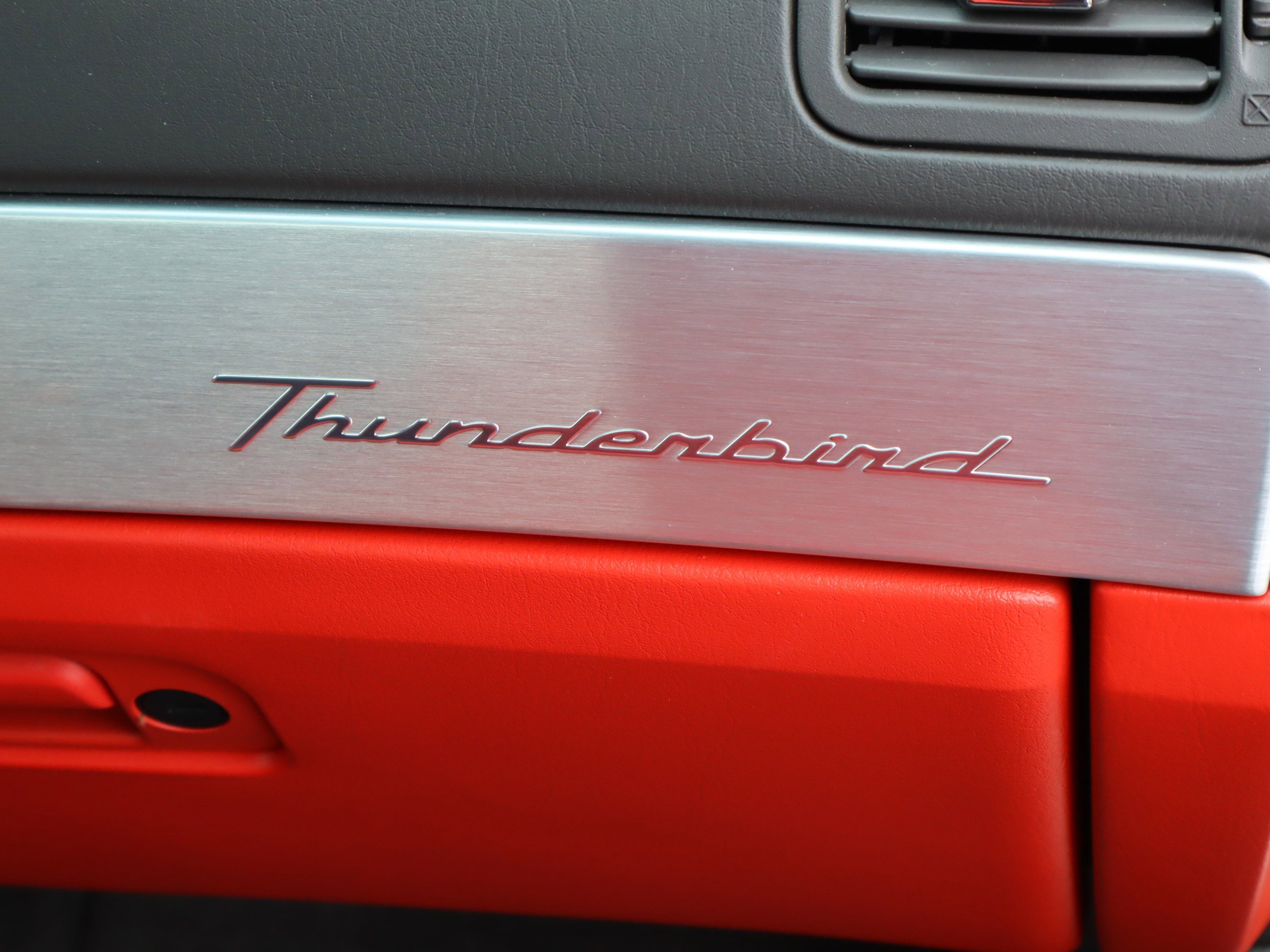 Used 2002 Ford Thunderbird RWD image 30
